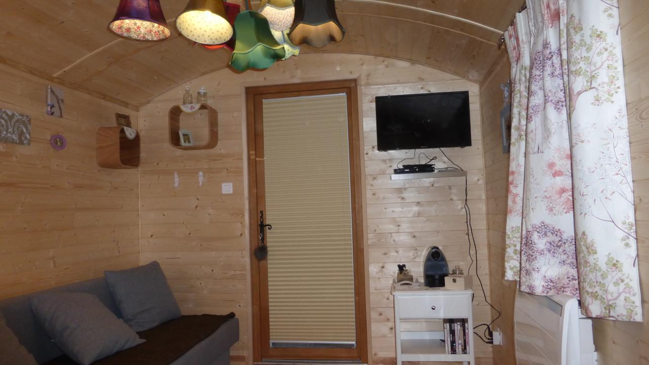 Bed and Breakfast Roulottes Django et Bella Gueberschwihr Esterno foto